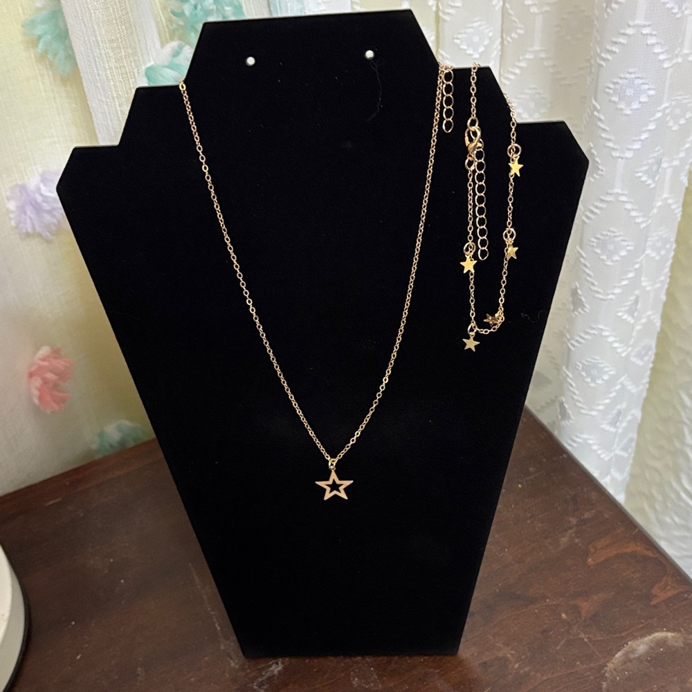 Gold Star Necklace and Bracelet Set